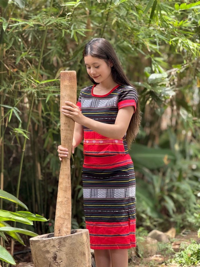 Váy Thổ Cẩm Bản Sắc