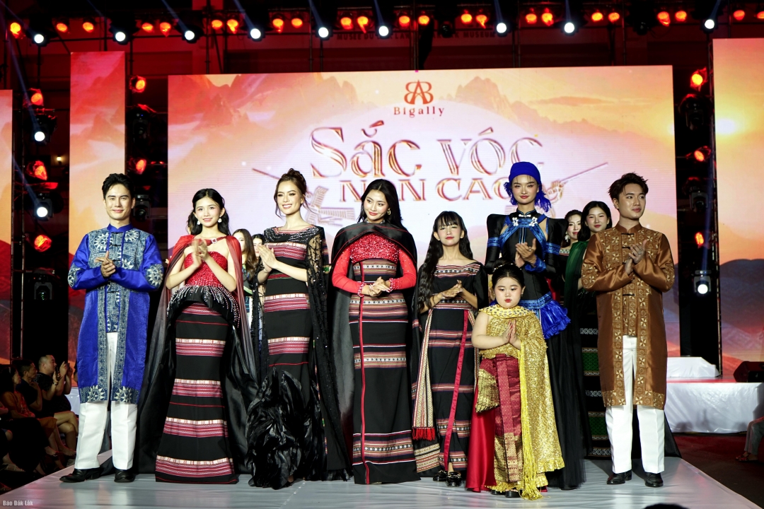 Thổ cẩm Buôn Ma Thuột style hiện đại – Truyền thống và cá tính
