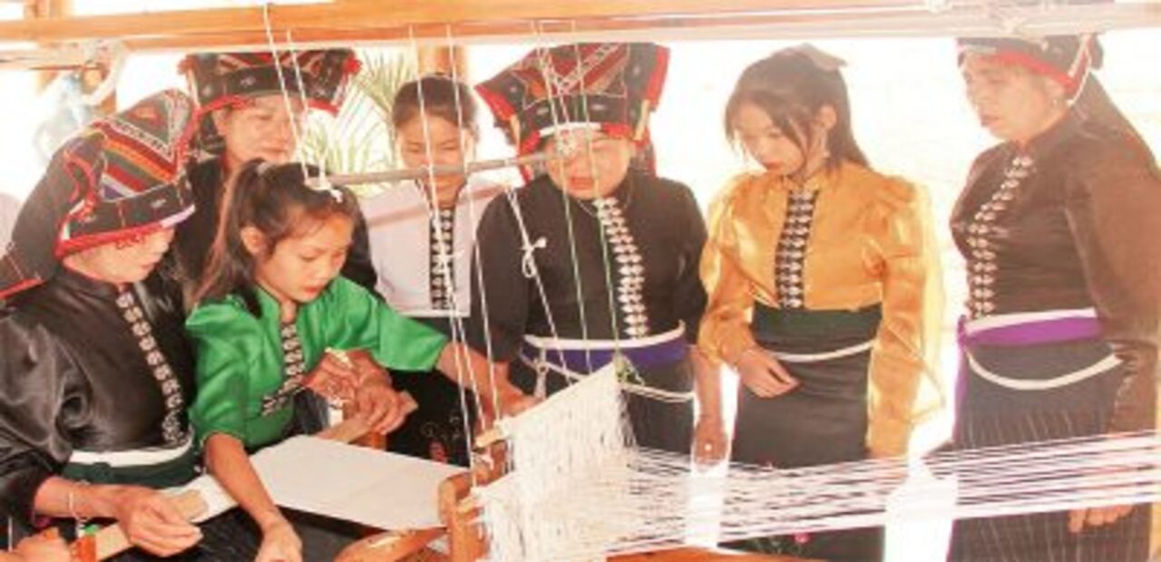 Bảo Tồn Nghệ Thuật Thổ Cẩm