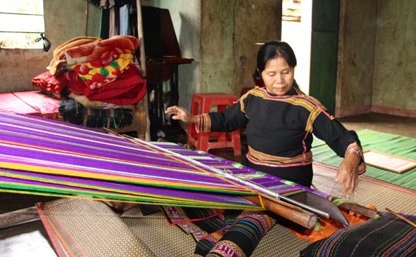Nghệ Thuật Dệt Vải Thổ Cẩm Tây Nguyên