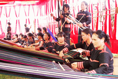 Bảo Tồn Nghề Dệt Thổ Cẩm Tây Nguyên