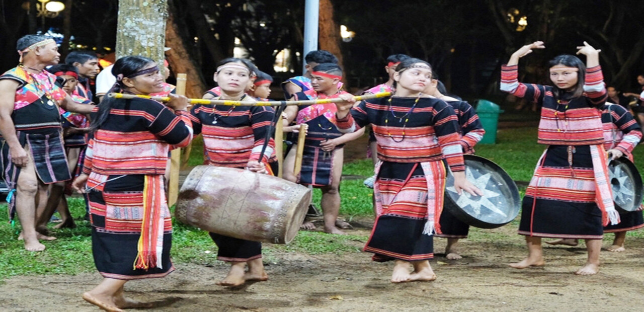 Người Dân Tộc Tây Nguyên: Đời Sống và Tín Ngưỡng